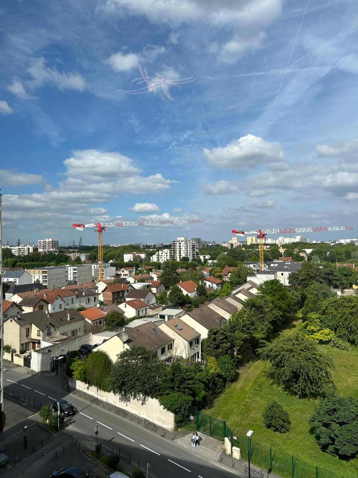 Charmant B&B Espace Et Confort Villeneuve-la-Garenne Buitenkant foto